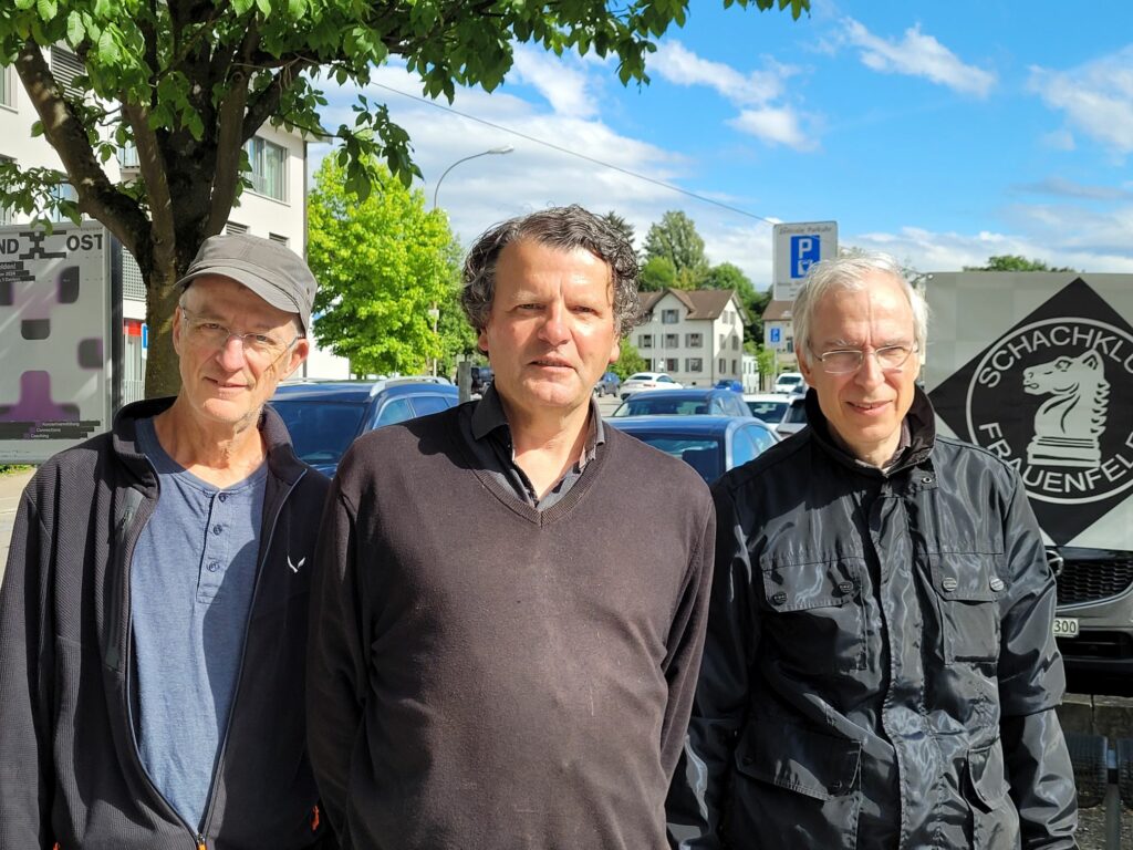 Podest des Frauenfelder Gartenschachturnier 2024. Von links nach rechts: Thomas Wunderlin, Jeroen Naarding, Bruno Zülle